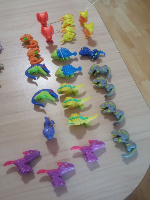 Киндер играчки различни колекций