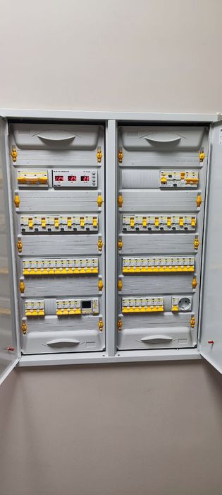 Электрика работаем грамотно точно и окуратно с гарантией