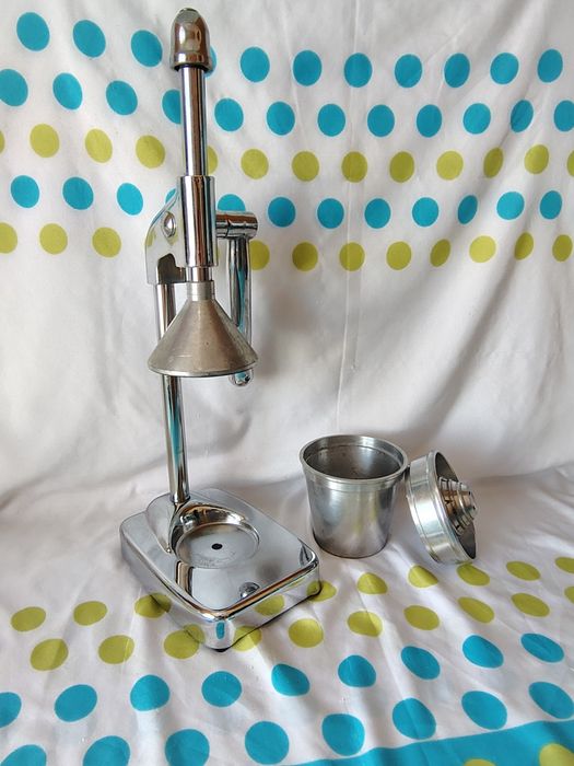 Storcător de fructe tip pârghie