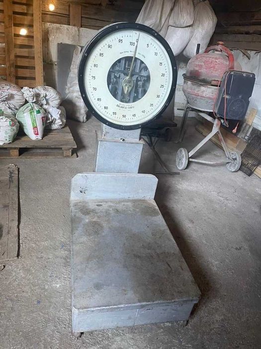 Cantare de vinzare de 100 de kg side 750 kg