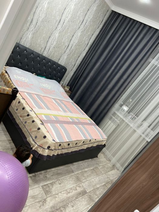 Двуспальная кровать