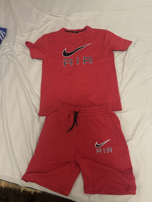 Trening nike rosu scurt