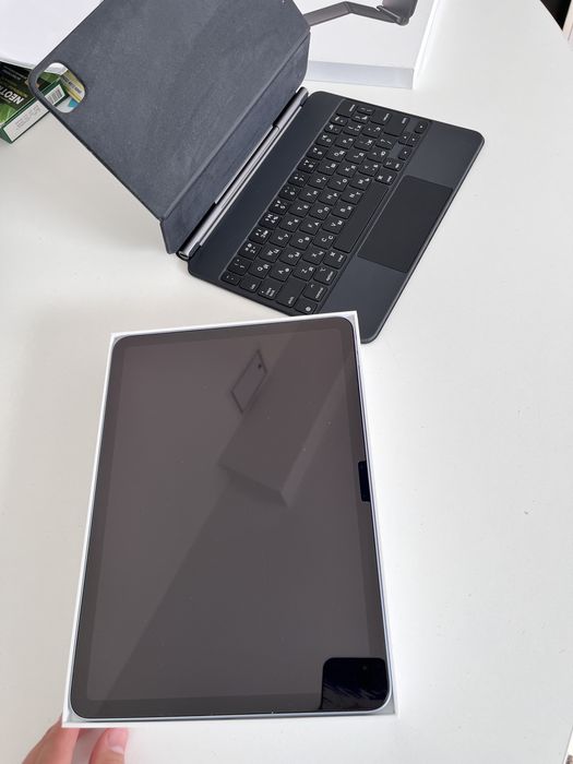 Продаётся iPad Air + Клавиатура
