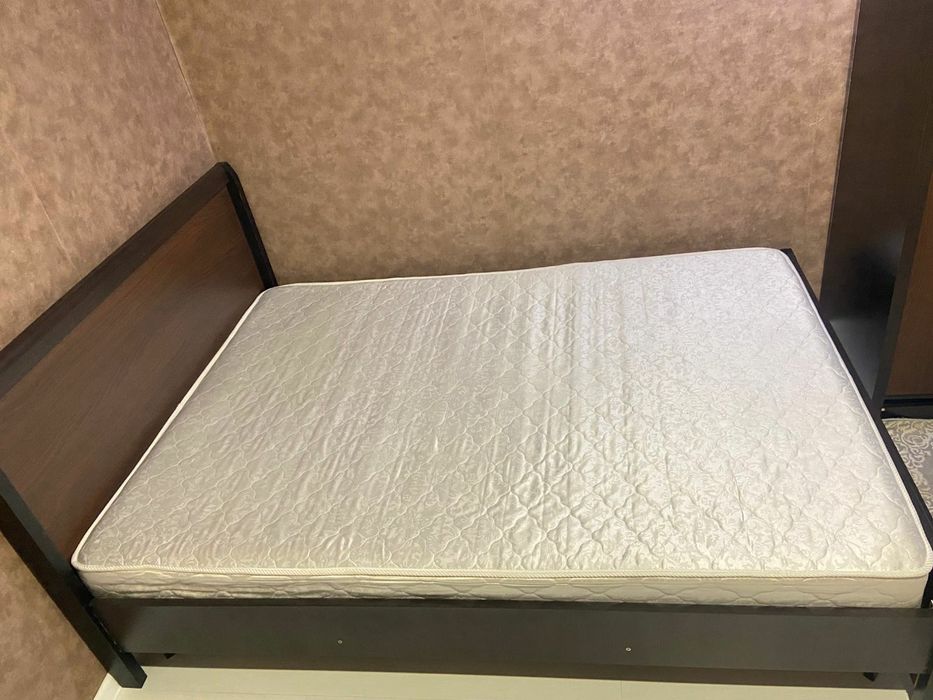 Продам двухспальная кровать.