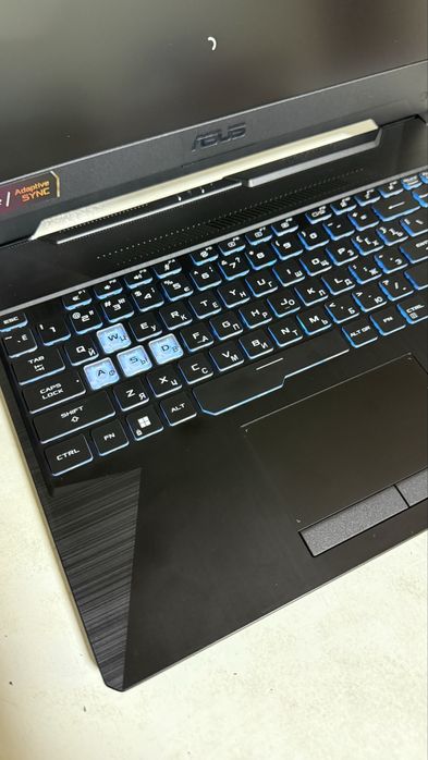 Как новый Игравой Asus notebook  16 gb/512 SSD VGA-4 gb sotiladi