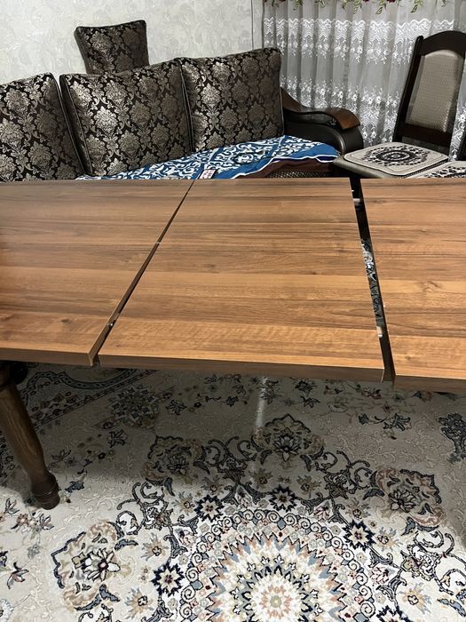 Продам гостинный стол материал дуб