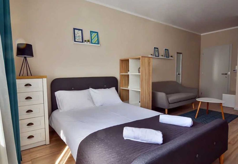 Дава се под наем Тристаен апартамент в Бургас, Лазур - 110 кв.м за 372.3 € - Снимка #1