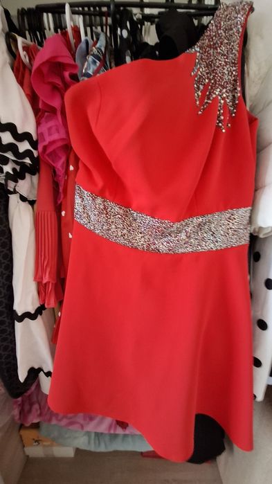 Официална червена рокля