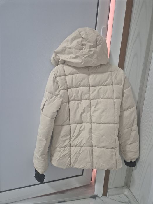 Geaca dama  culoare bej model deosebit