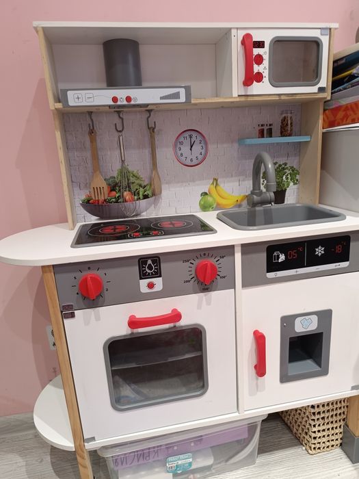 Детска дървена кухня