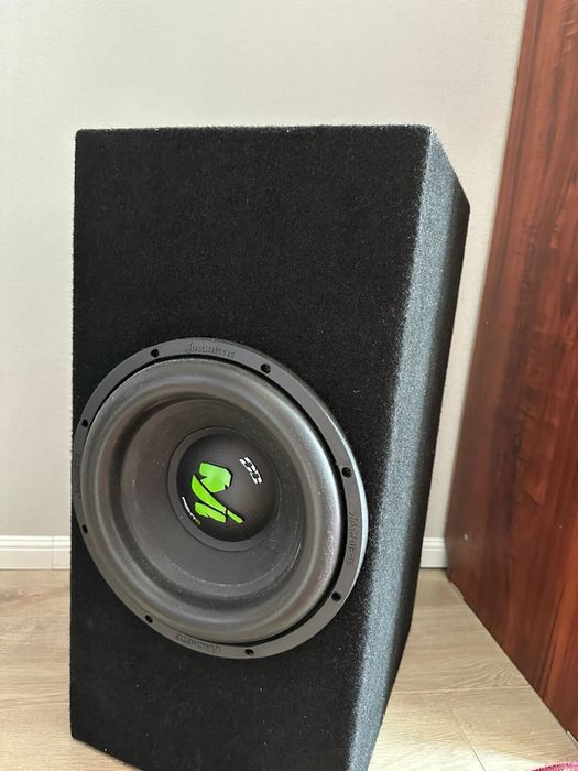 Продаю сабвуфер в полном комплекте