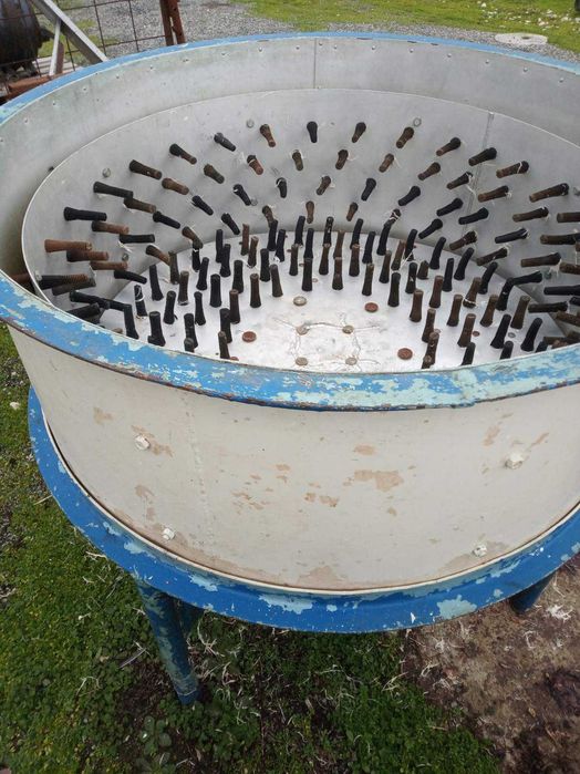 Продавам машина за скубане на пилета