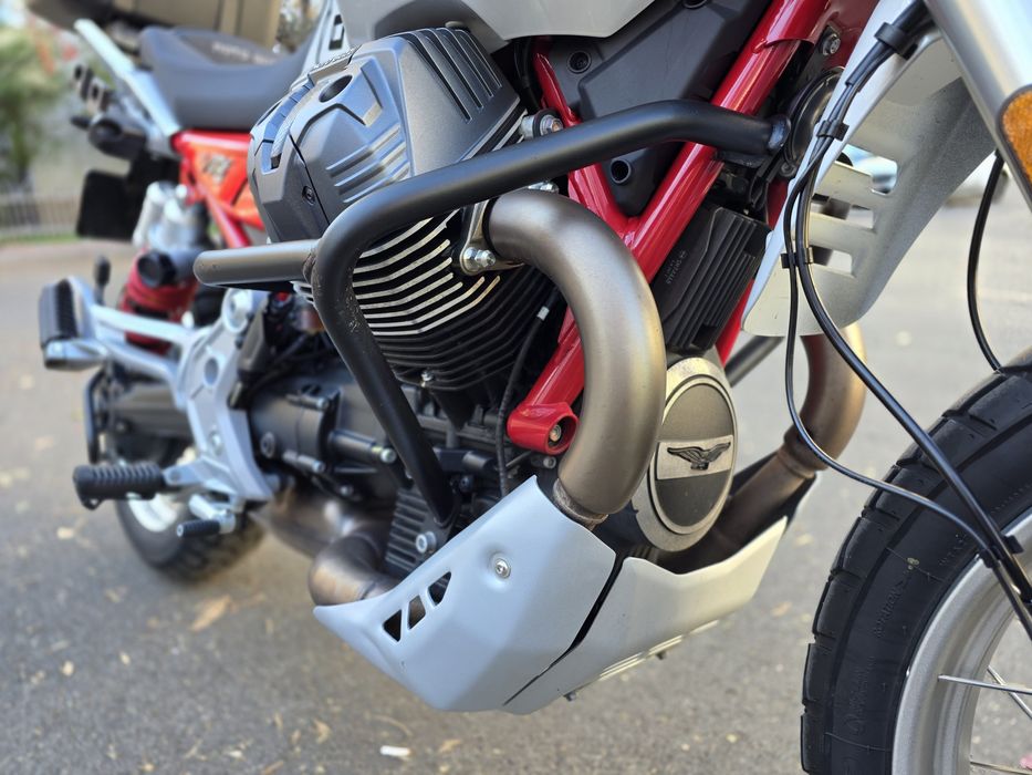 Moto Guzzi V85 TT 2024