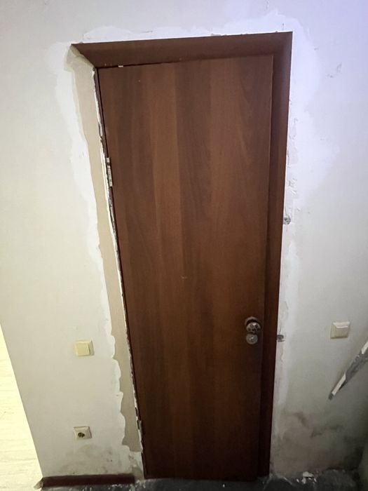 Отдам дверь и обналичники