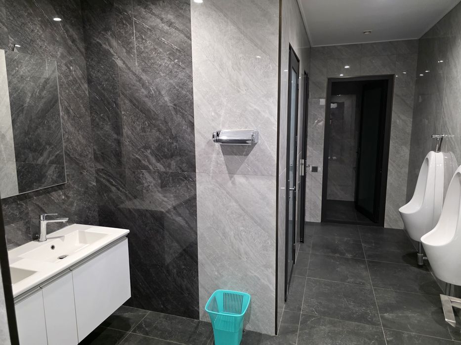 Продается готовый офис. Площадь 830 квадратных метров.