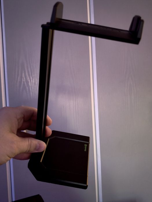 Vând stative metalice pentru boxe