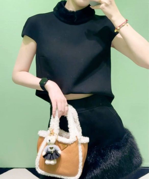 Къса пола на Prada