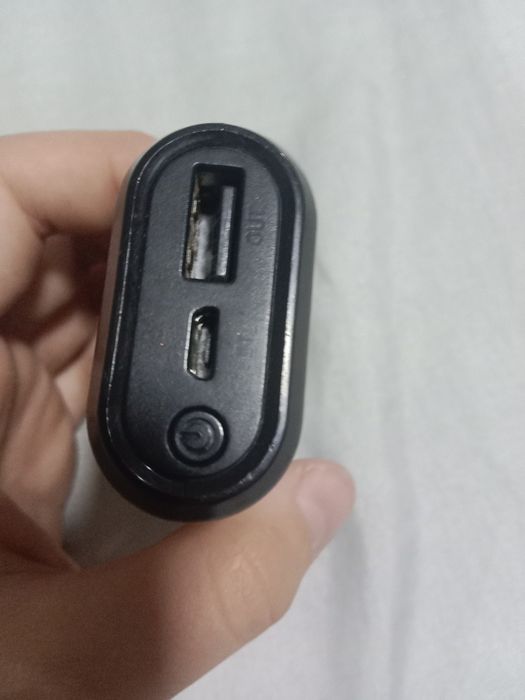 Продам два повербанка один от samsung второй hoco