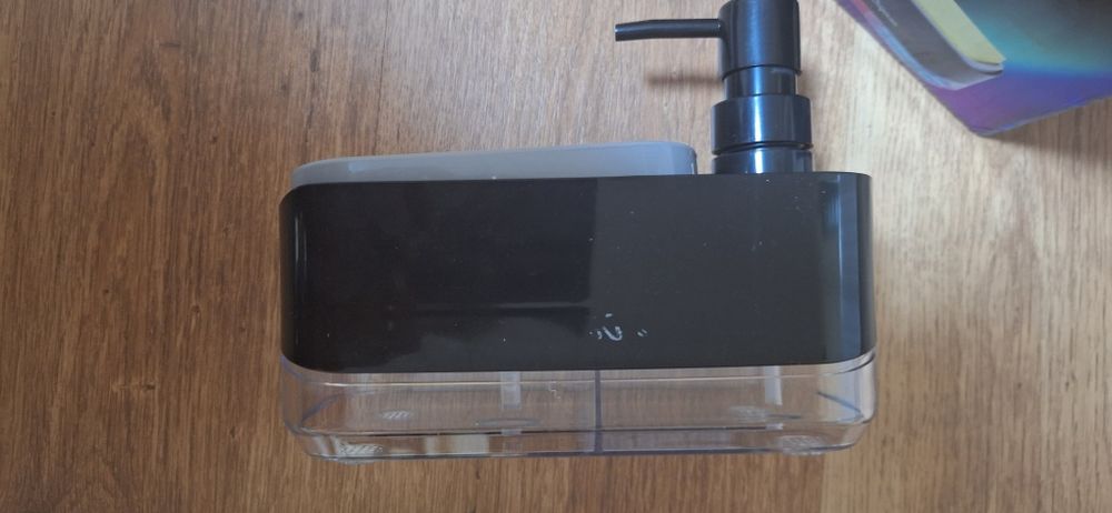 Dozator de  bucătărie cu burete nou