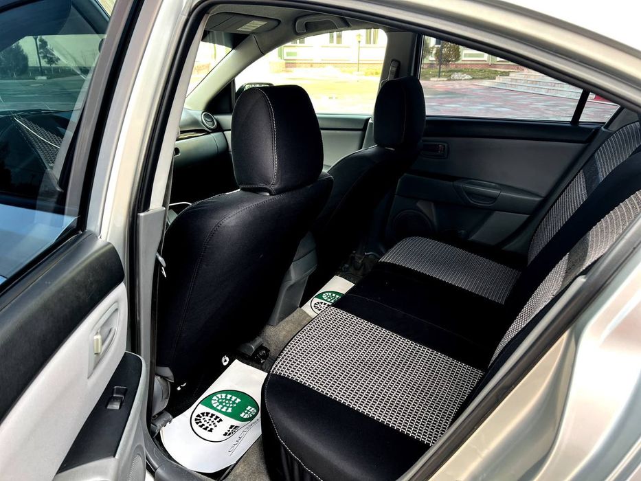 Мазда 3 сотилади