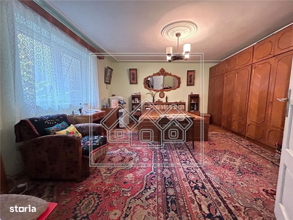 Casa individuala 3 camere, 2 bai, acces auto - Ultracentral