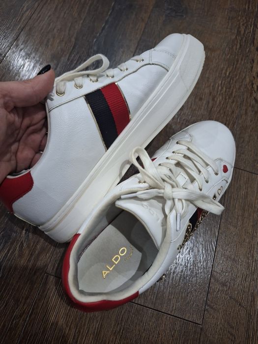 Сникърси Aldo...