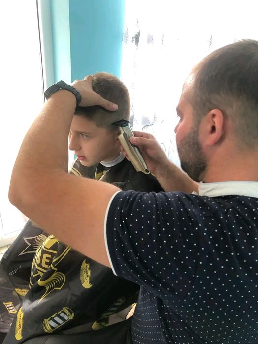 Frizer la domiciliul clientului