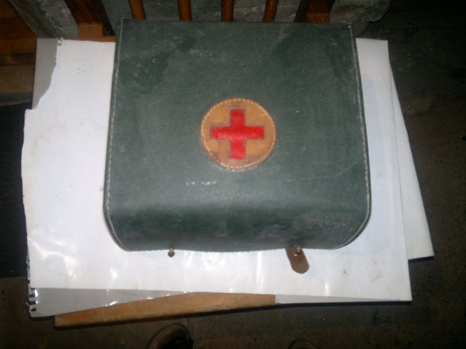 Аптечка и триъгълник