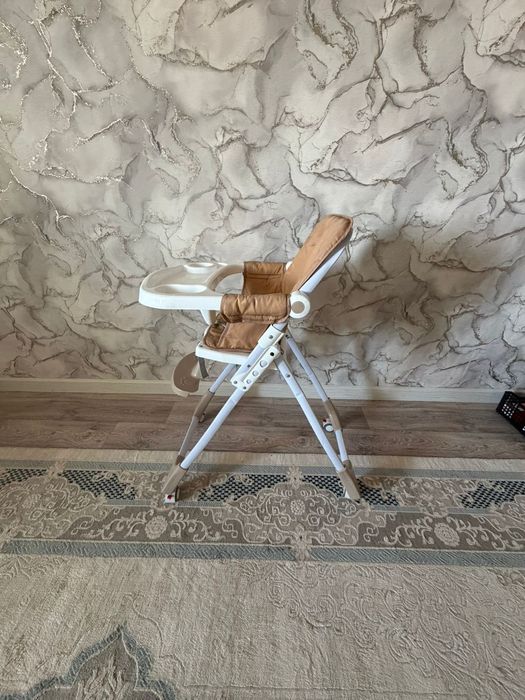 Стол для кормления