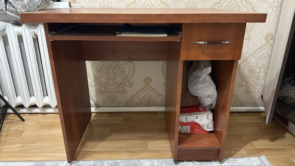 Стол для компьютера б/у