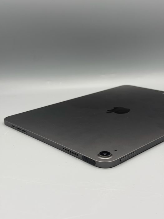 iPad Air Generatia 5 / 256 GB / Wifi / Space Grey / MDM / Stare buna /