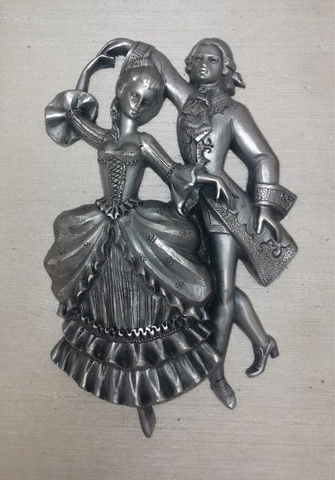 Антикварни колекционерски картини барелеф калай авторски подписан 2бр.