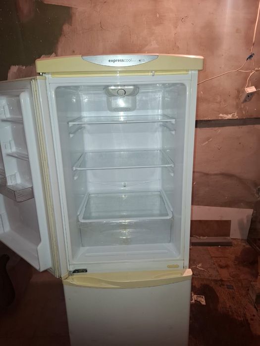 Продам холодильник лджи