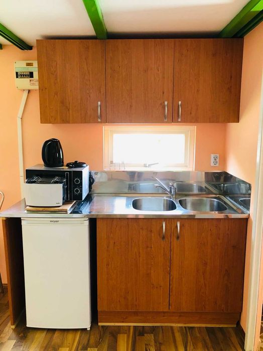 Три обзаведени къщи с парцел - РАБОТЕЩ БИЗНЕС С НАЕМАТЕЛИ