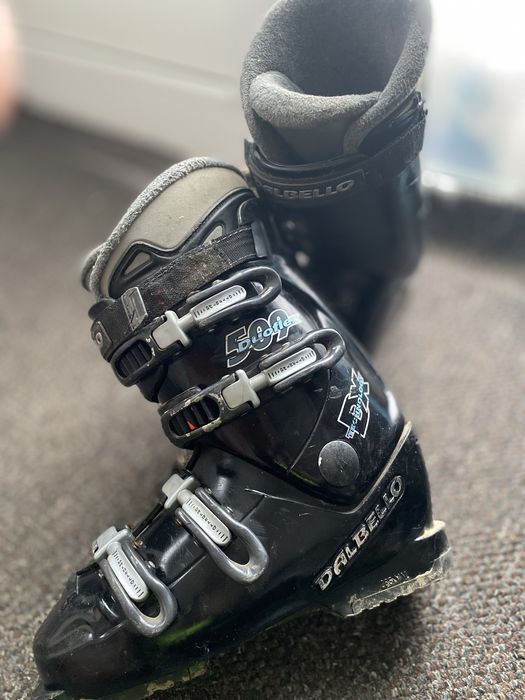 vand clapari schiuri fara desfecte