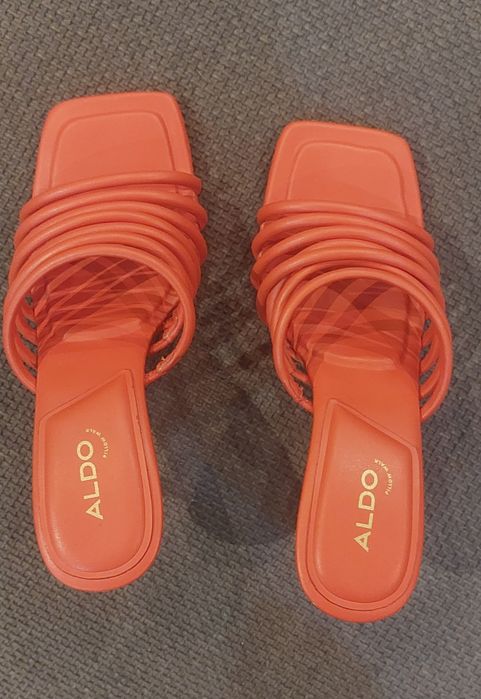 Дамски сандали на ток