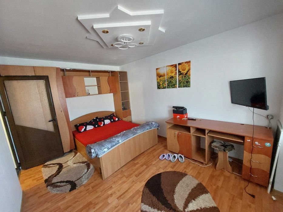 Inchiriez garsoniera