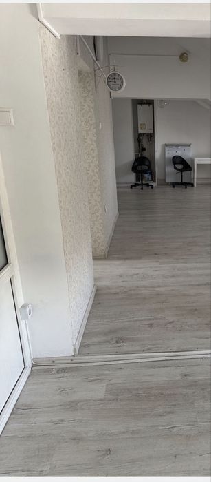 De inchiriat SPATIU Comercial BIROU