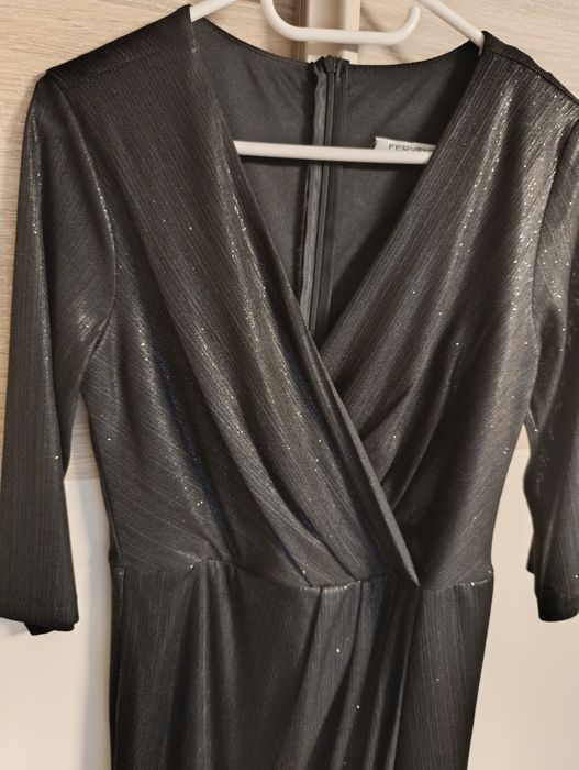 Черна  рокля с блясък