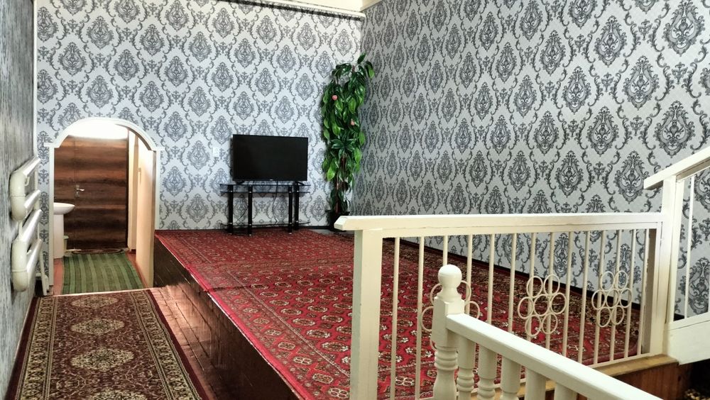Уй сатылады, Тахияташ центрда жайласкан, базарга жакын, 4.5 сотка