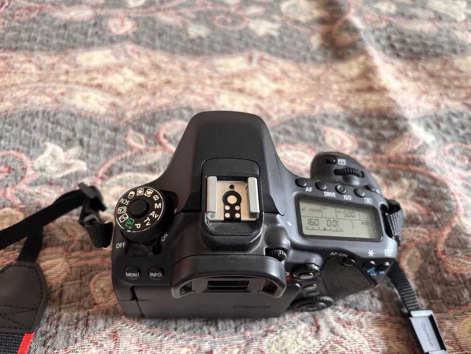 Canon eos 80D на гарантии