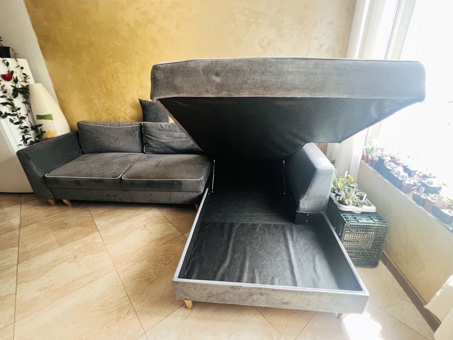 Разтегателен ъглов диван с лежанка — 399 €