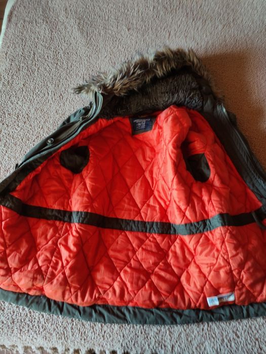 Зимно яке / шуба на American Eagle