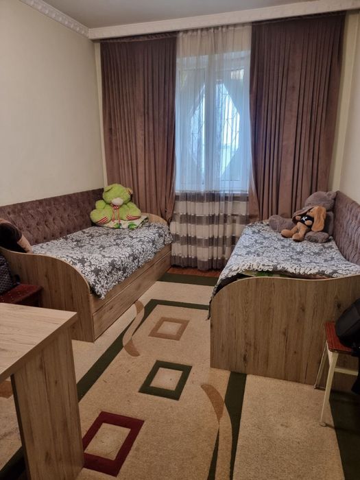 Yakkasaroy qushbegi 5 xonali kvartera sotiladi