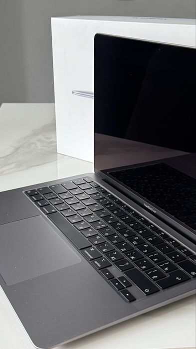 MacBook Air 13″  М1, 16 GB RAM / 256 GB SSD