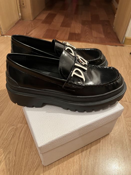 Лоферы женские.