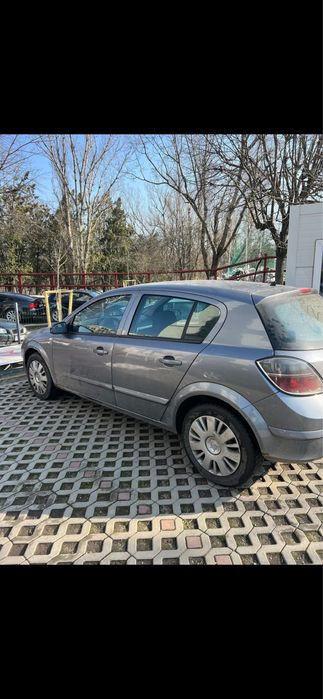 Dezmembrez Opel Astra h facelift 1.4 1.6 1.7 1.9