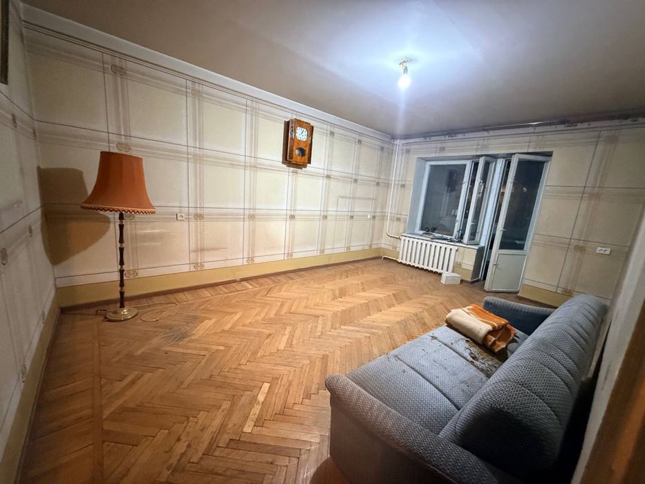 3 комнатная кирпич, площадь 80м2. Ц1