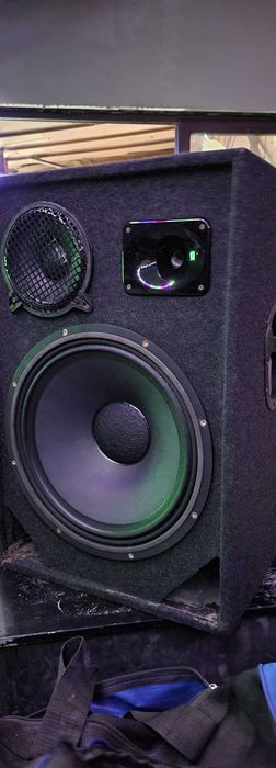 Озвучаване 2х18 и 2х15 инча cerwin vega Стъпало 10k