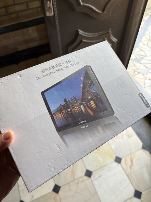 Lenovo monitor yangi